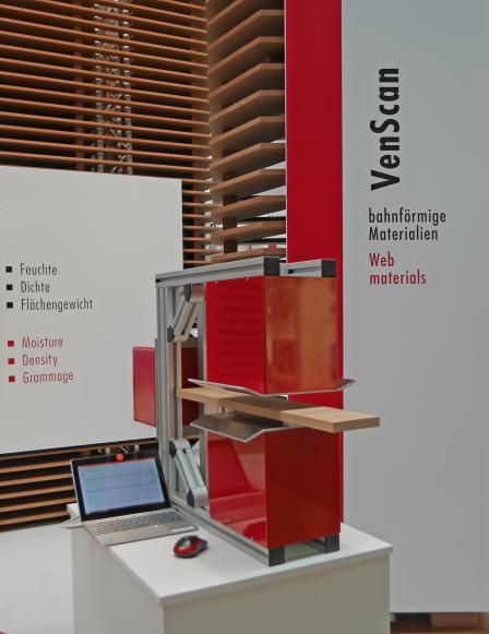 Ligna Döscher Microwave Systems Messestand